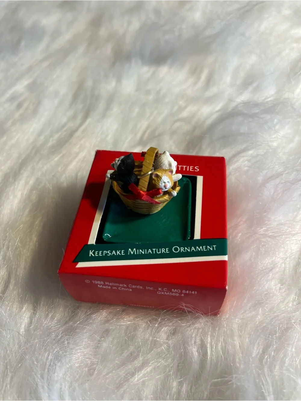 Hallmark Miniature Ornament-Three Little Kittens